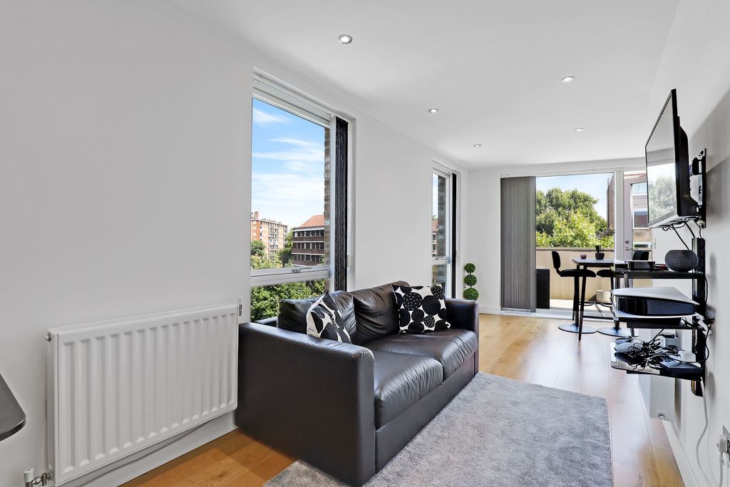 Property photo 1 of 15 03-c0Eajhgwl - 15 Severin Court - 7-Medium