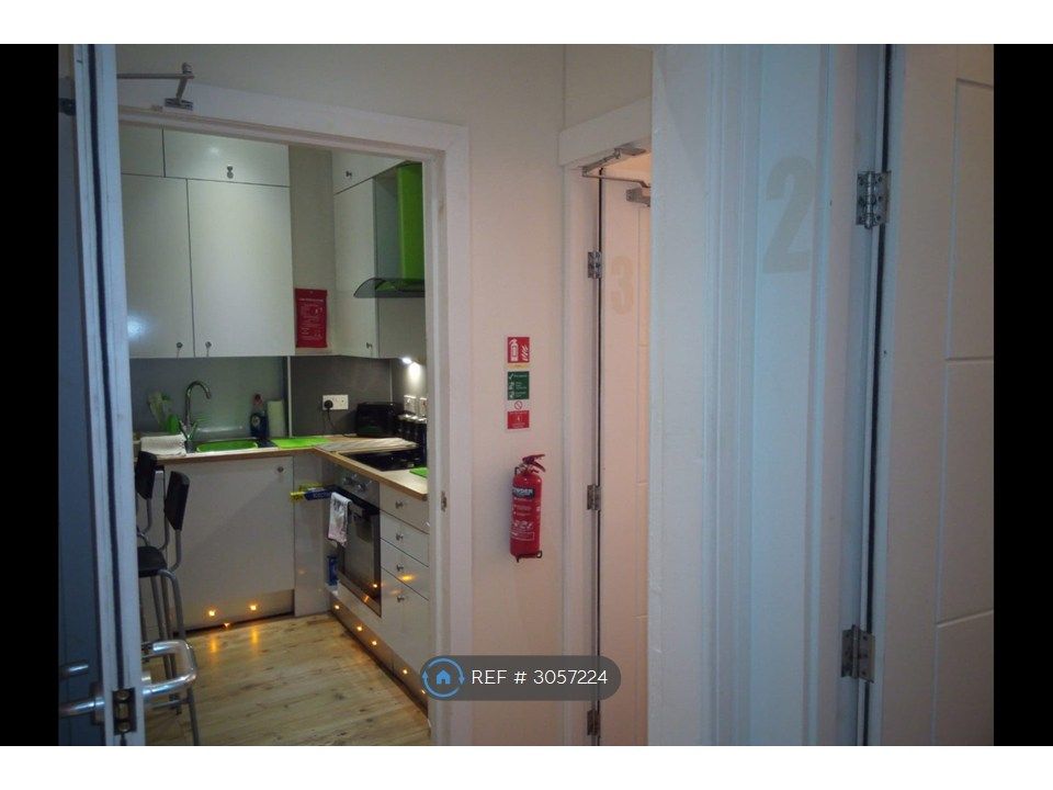 Property photo 2 of 17 Kitchen