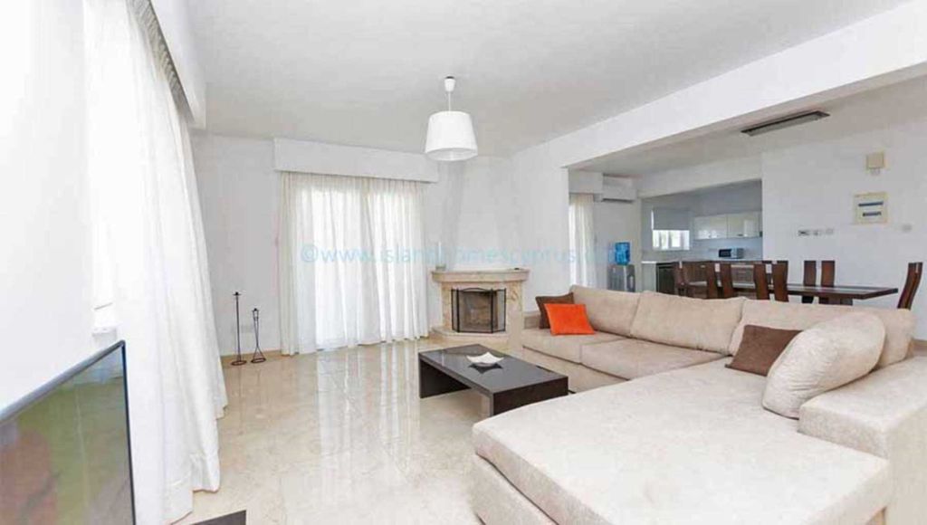 Property photo 2 of 28