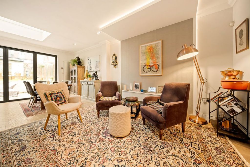 Property photo 3 of 8