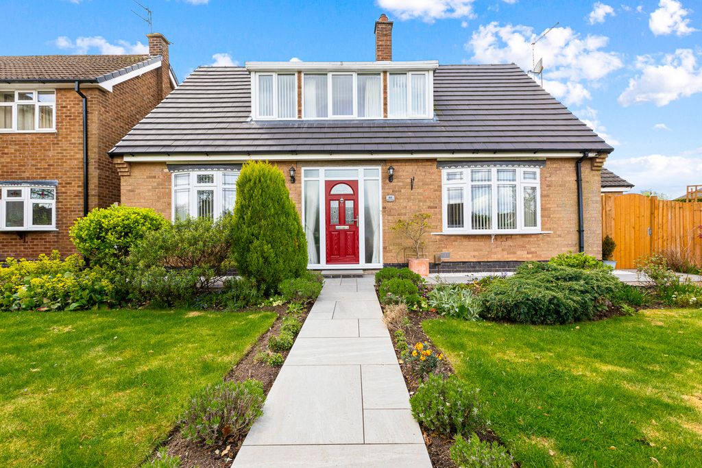 Property photo 2 of 28