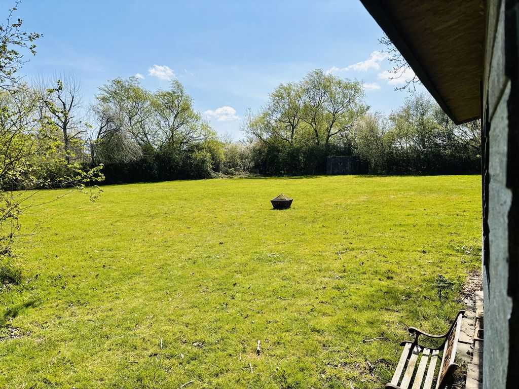 Property photo 2 of 47