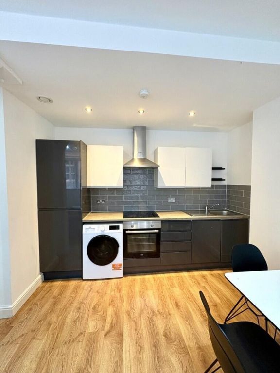 Property photo 2 of 10 Kitchen