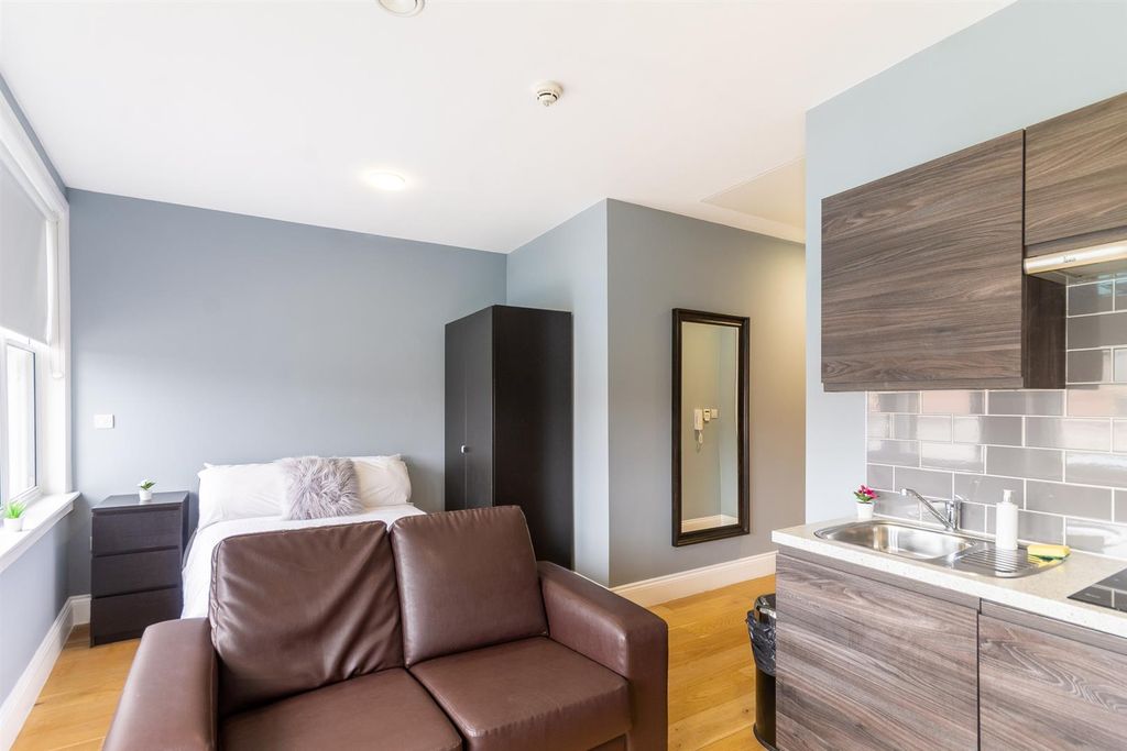 Property photo 2 of 7 Img_9022-Hdr.Jpg