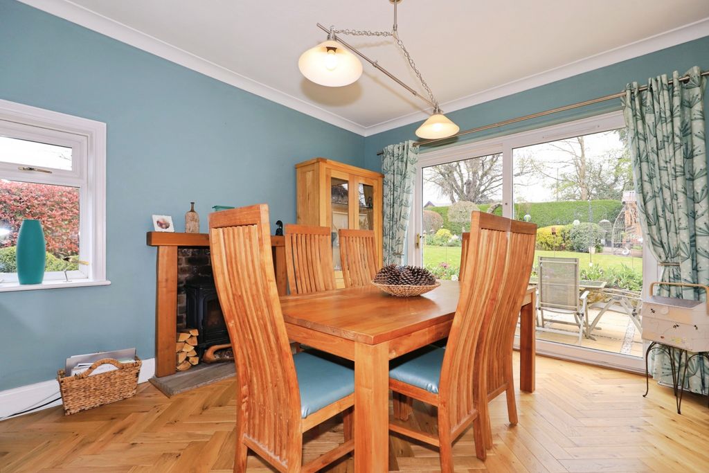 Property photo 3 of 18 Dining Room