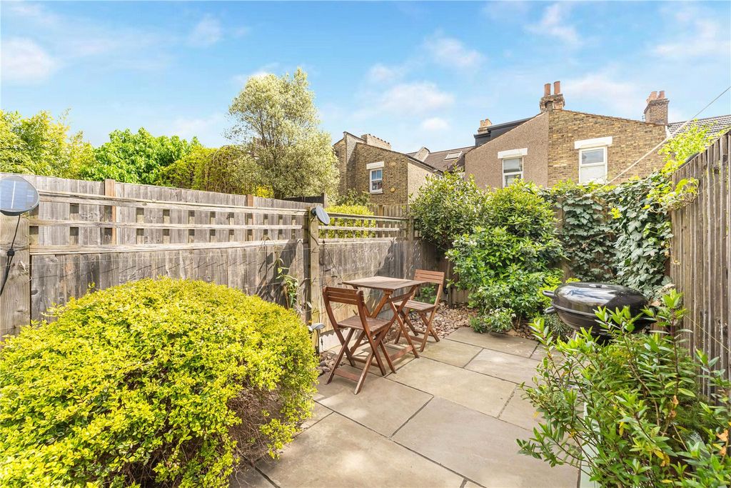 Property photo 2 of 12 Picture No. 19