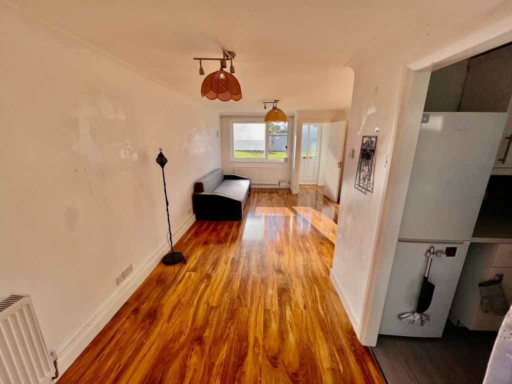 Property photo 3 of 7