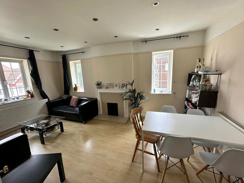 Property photo 1 of 4