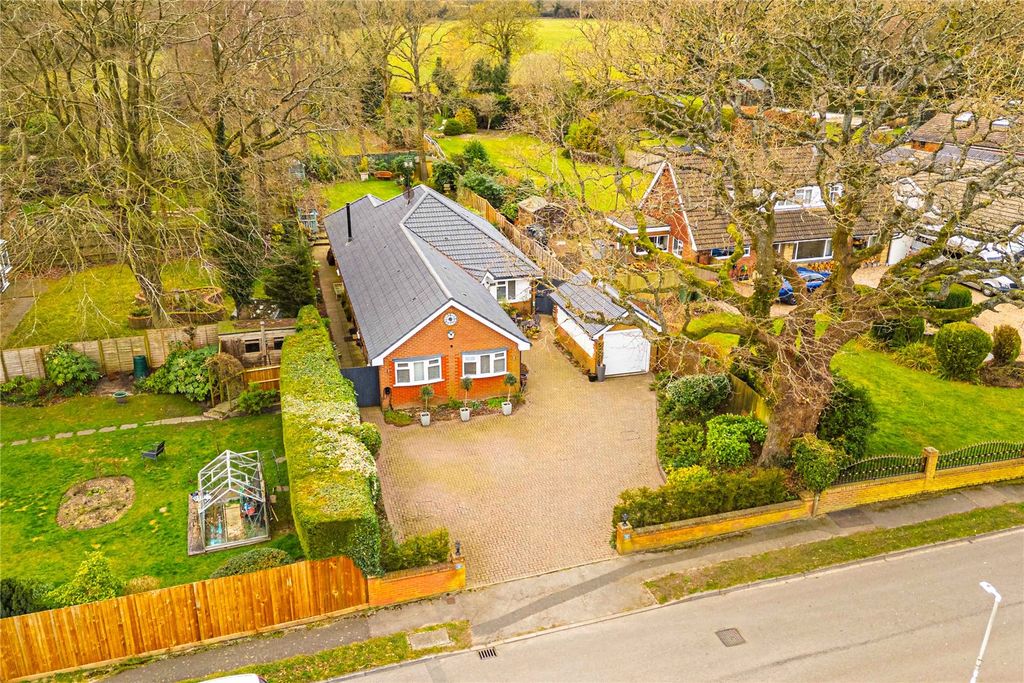 Property photo 2 of 34 Picture No. 98