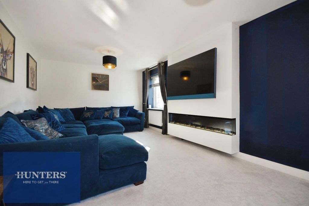 Property photo 1 of 20 Lounge 01.Jpg
