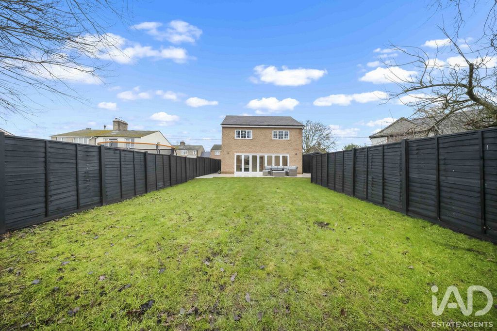 Property photo 2 of 33