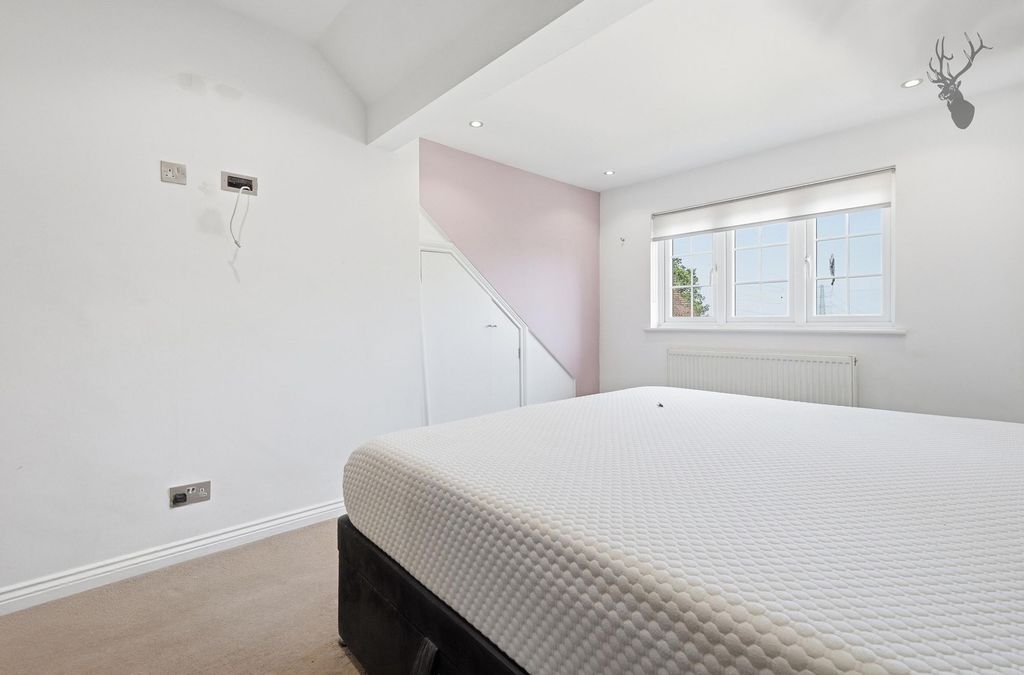 Additional image 9 of 4 bed semi-detached house for saleHigh Road, Epping CM16