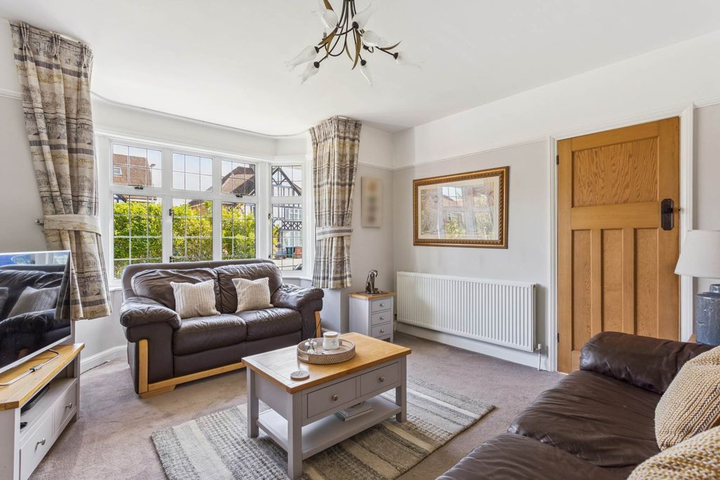 Property photo 3 of 17