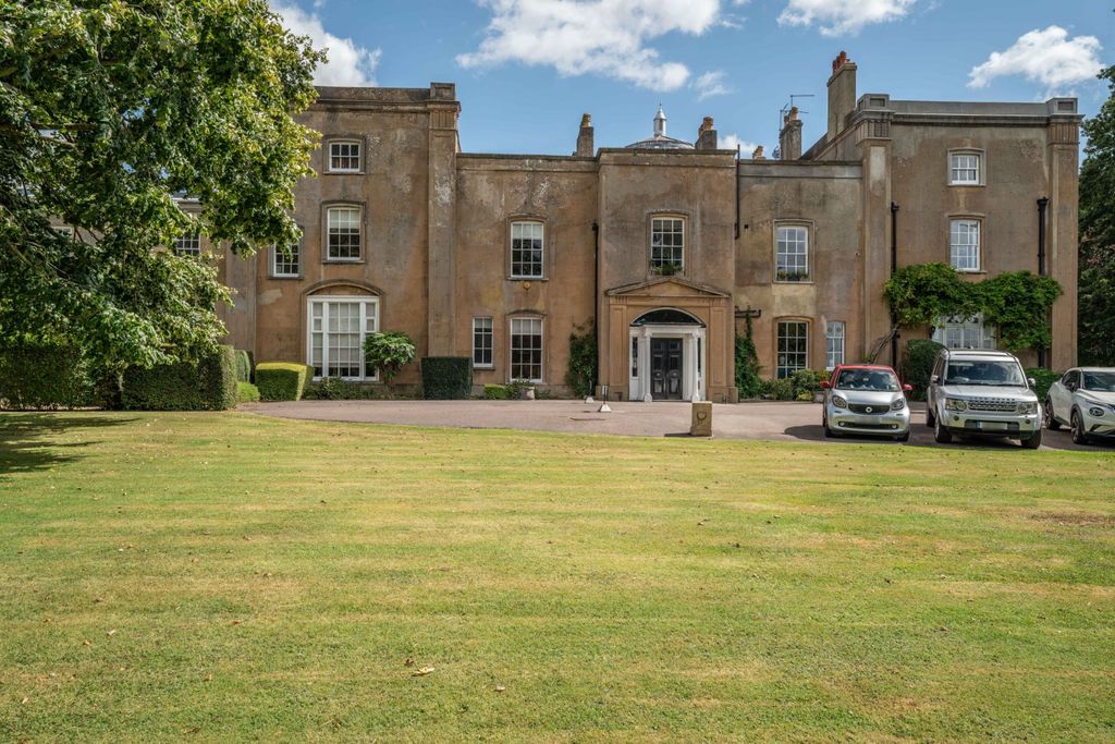 Property photo 1 of 15 Frontage