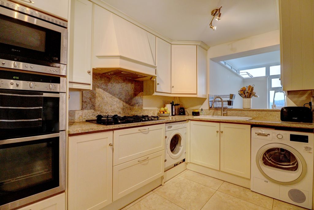 Property photo 2 of 14 Picture No. 07