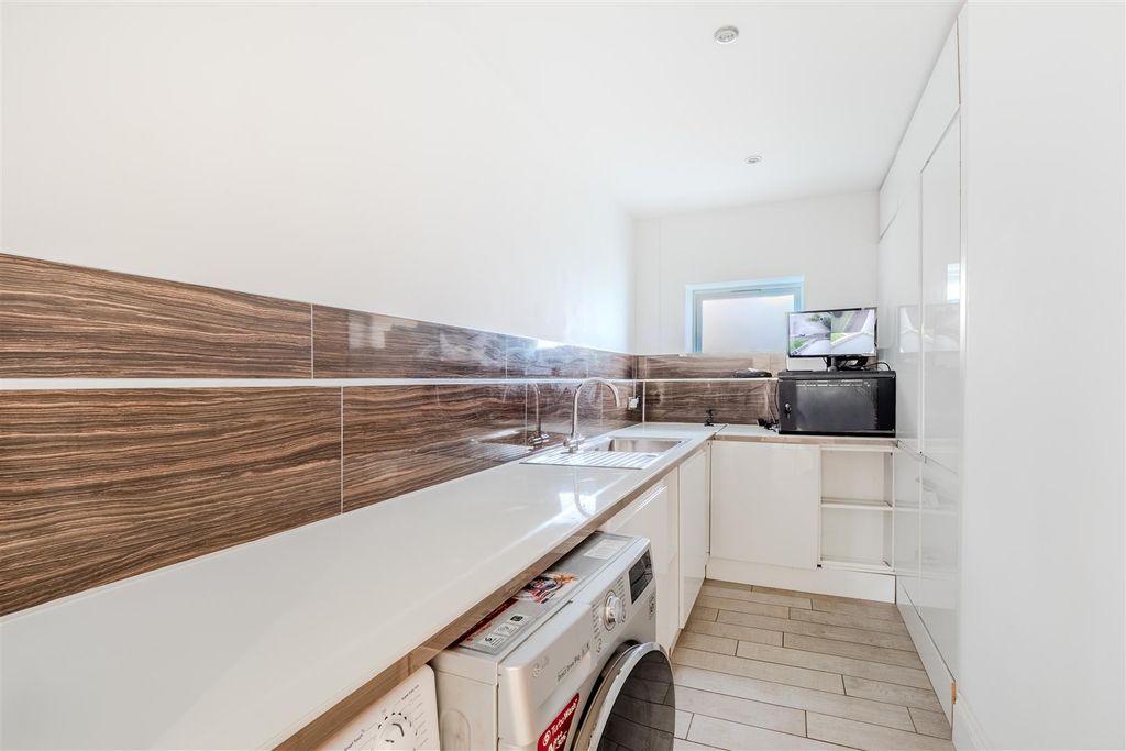 Additional image 6 of 5 bed detached house for saleMartcombe Road, Easton-In-Gordano, Bristol BS20