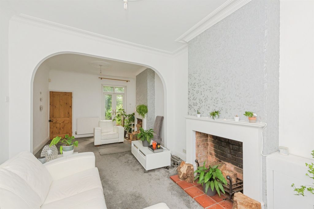 Property photo 2 of 17