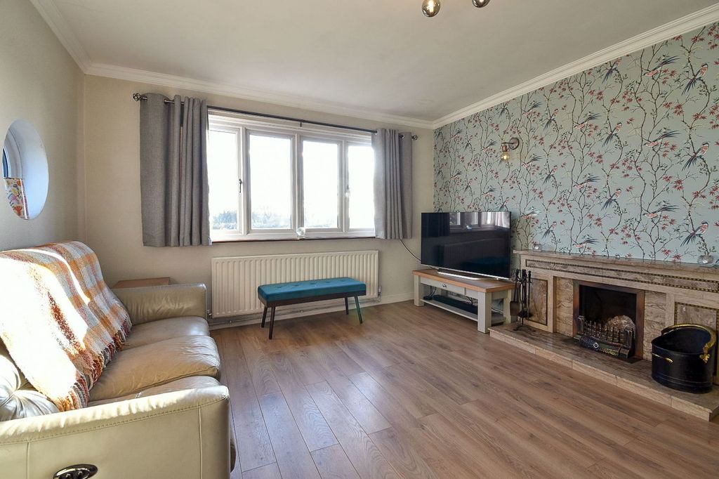 Property photo 3 of 24