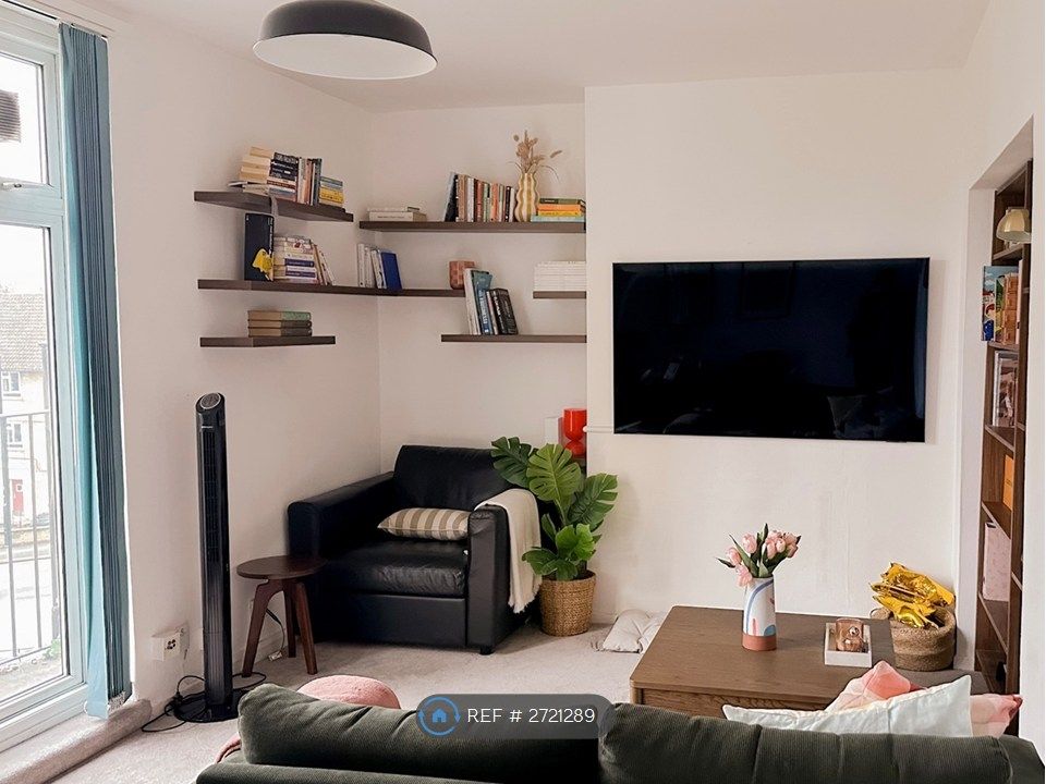 Property photo 1 of 33