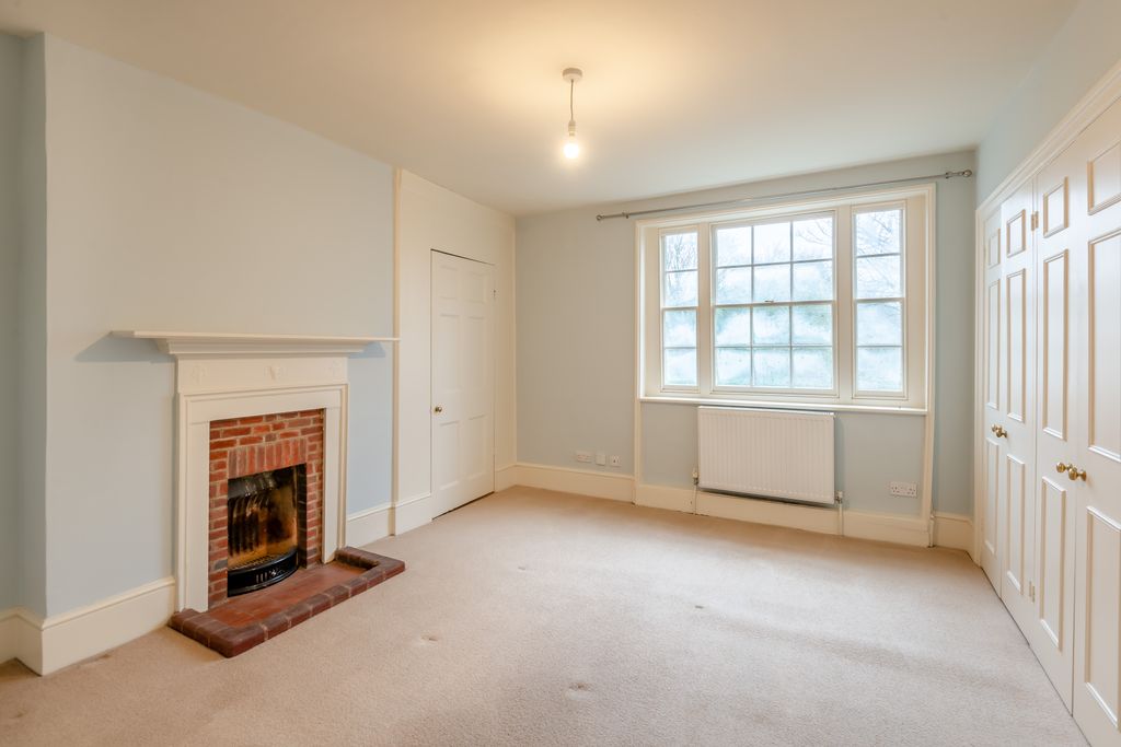 Property photo 3 of 14 8676075Interior03