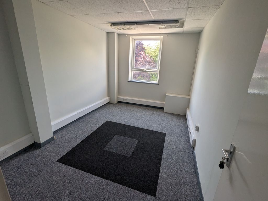 Property photo 1 of 2