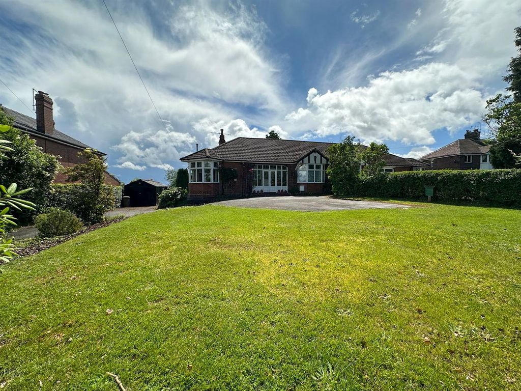 Property photo 3 of 32 Frontage