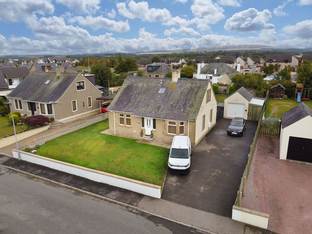 Property photo 2 of 42