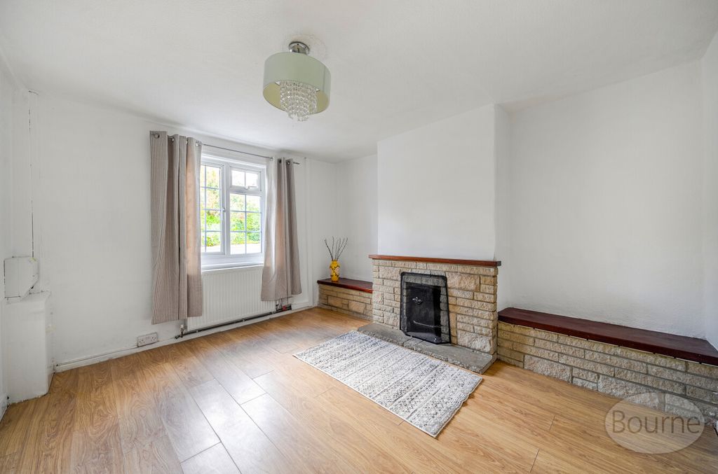 Property photo 2 of 10 c0E70A3F-c5d2-4F1...