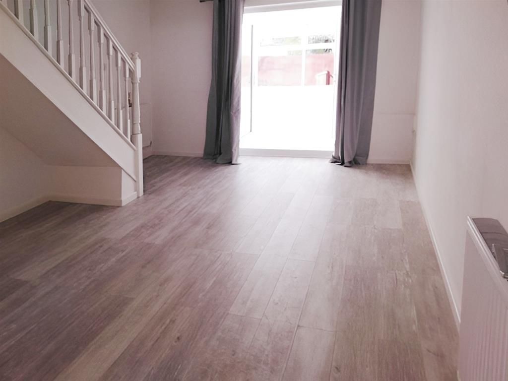 Property photo 3 of 11 Bathroom