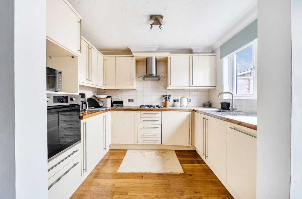 Property photo 2 of 22 1360422-18-68E824...