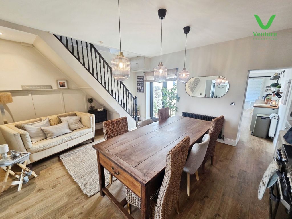 Property photo 3 of 22 Pbox-Img.Jpg