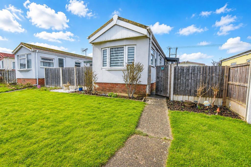 Property photo 1 of 13 21 Berkeley Vale.Png