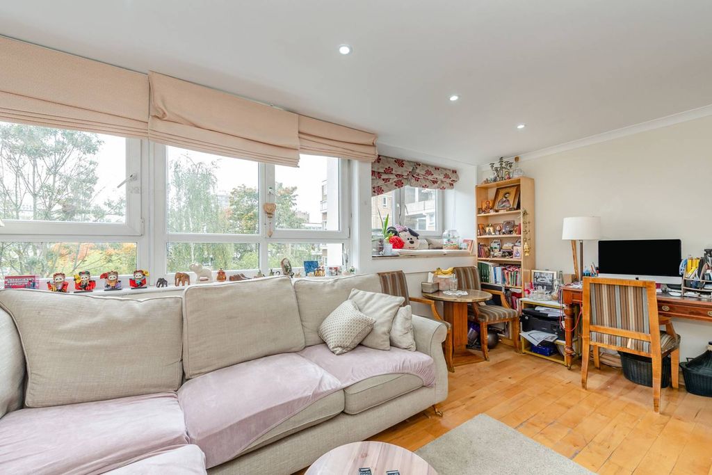 Property photo 2 of 6