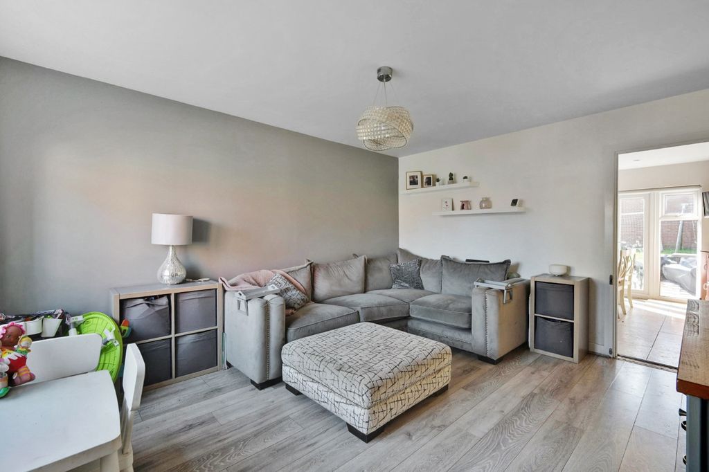 Property photo 2 of 14 4971822