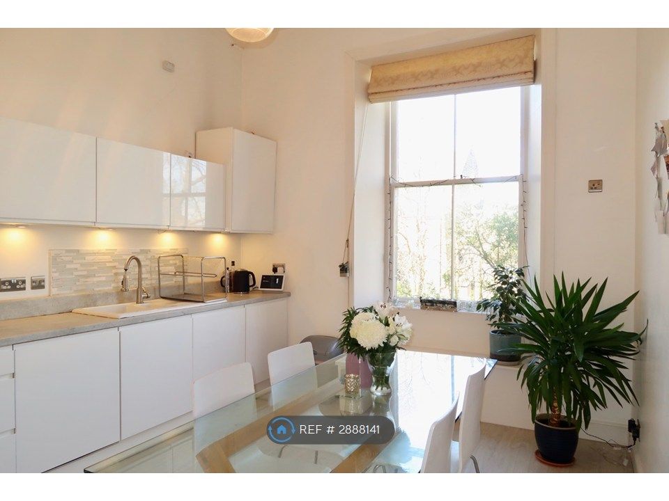 Property photo 2 of 17 Kitchen