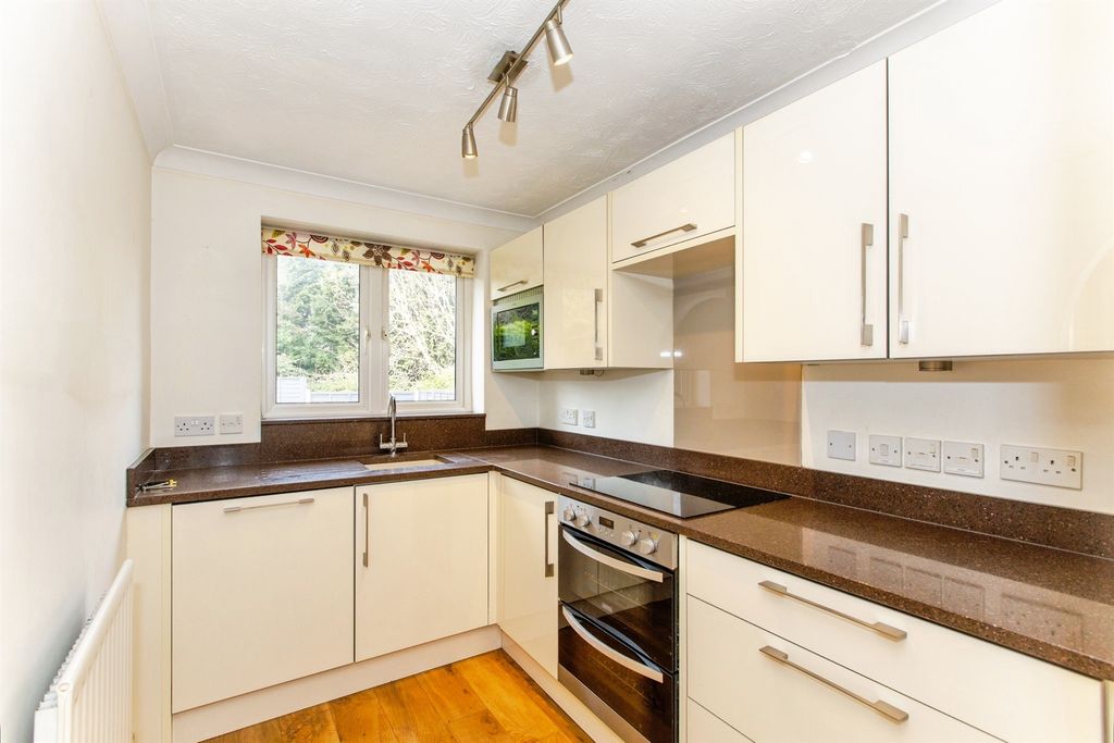 Property photo 3 of 16