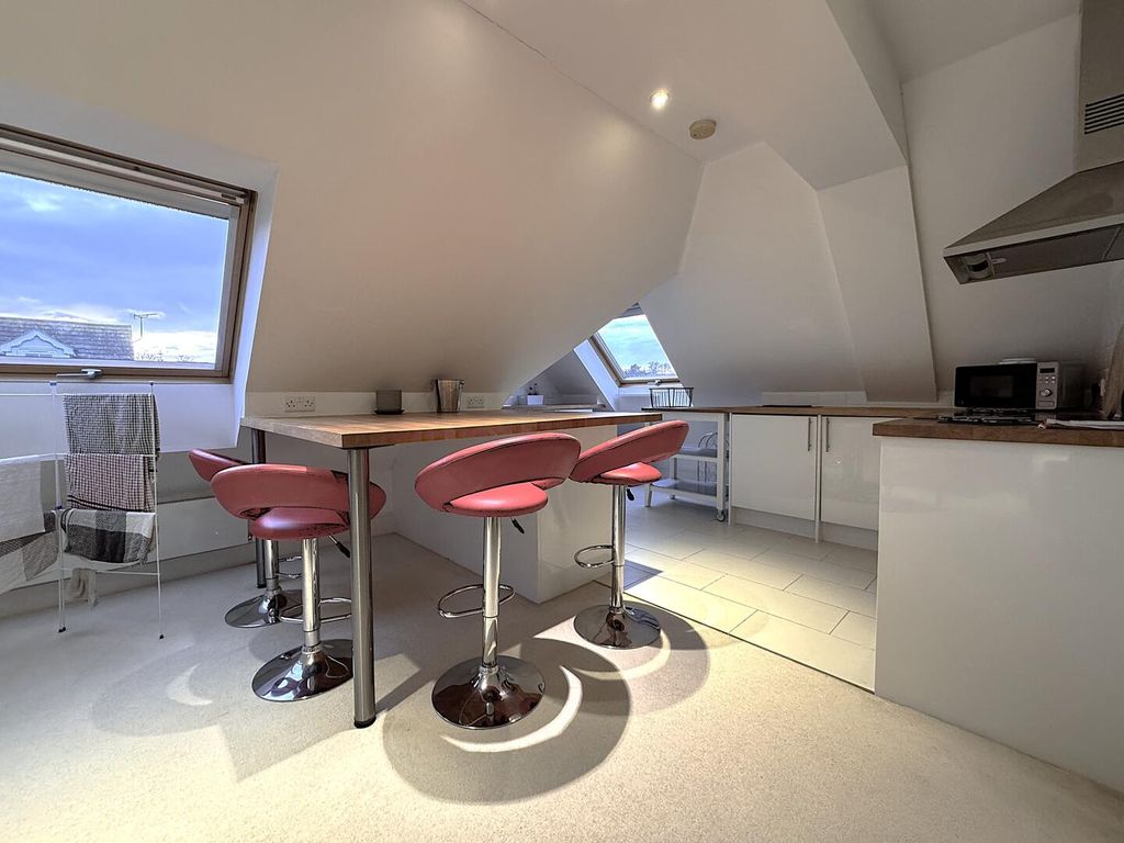 Property photo 3 of 16 Kitchen