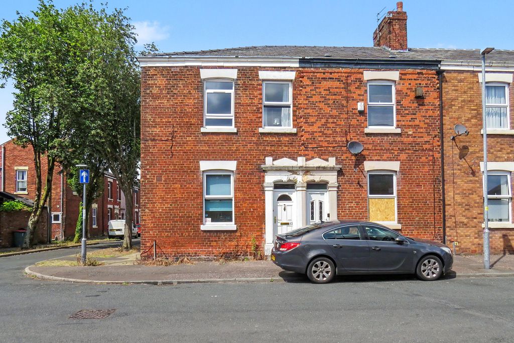 Property photo 1 of 17 12 Eldon Street, Preston, Lancashire, Pr1 7Ye