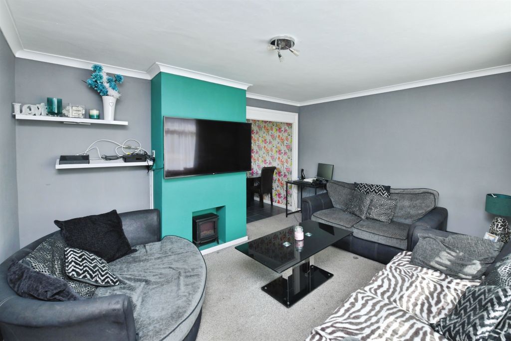 Property photo 2 of 17