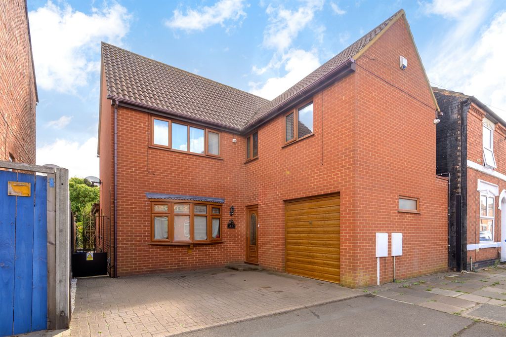 Property photo 1 of 17