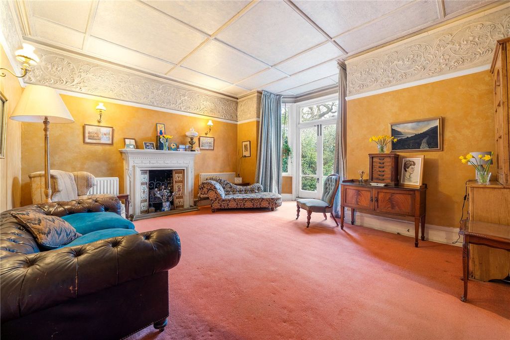 Property photo 3 of 21 Reception