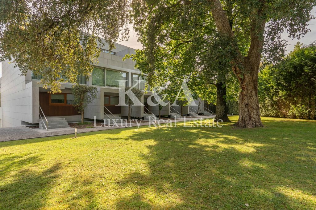 Property photo 1 of 33
