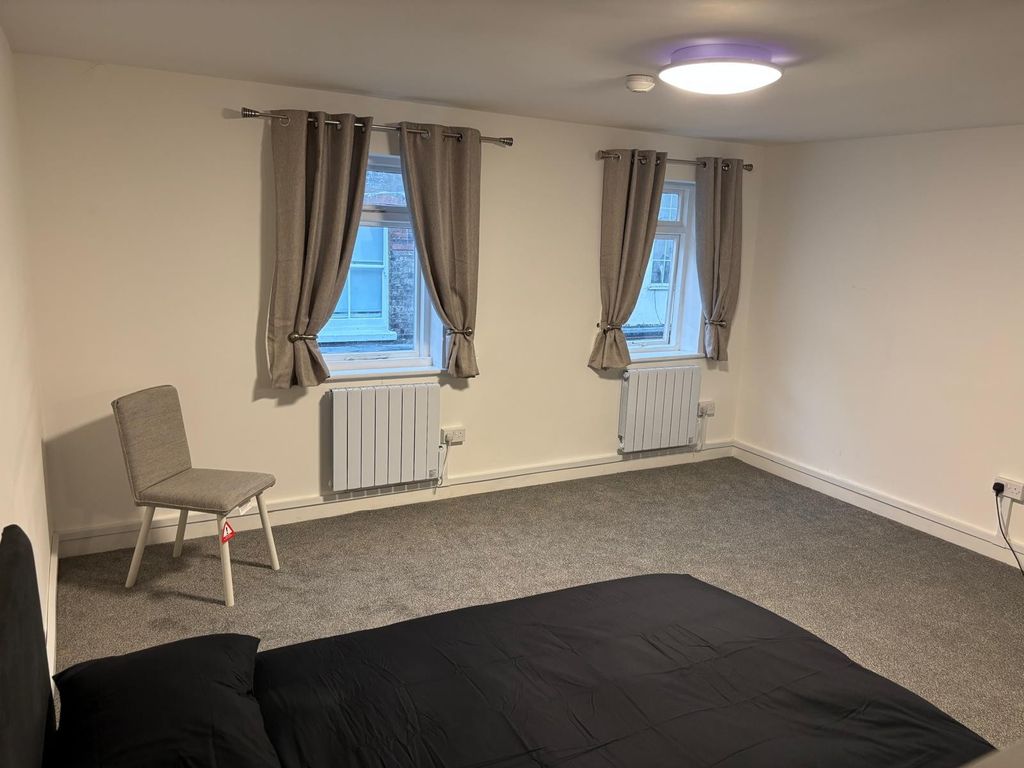 Property photo 3 of 6