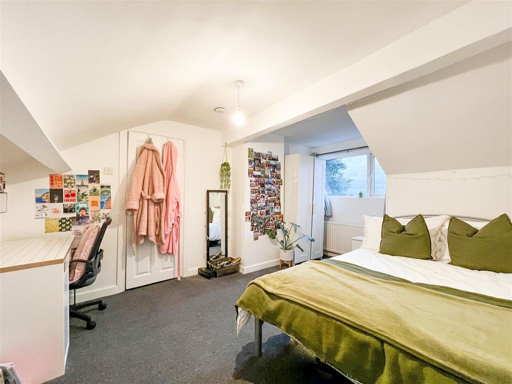 Property photo 3 of 8 315 School Road_-7.Jpg