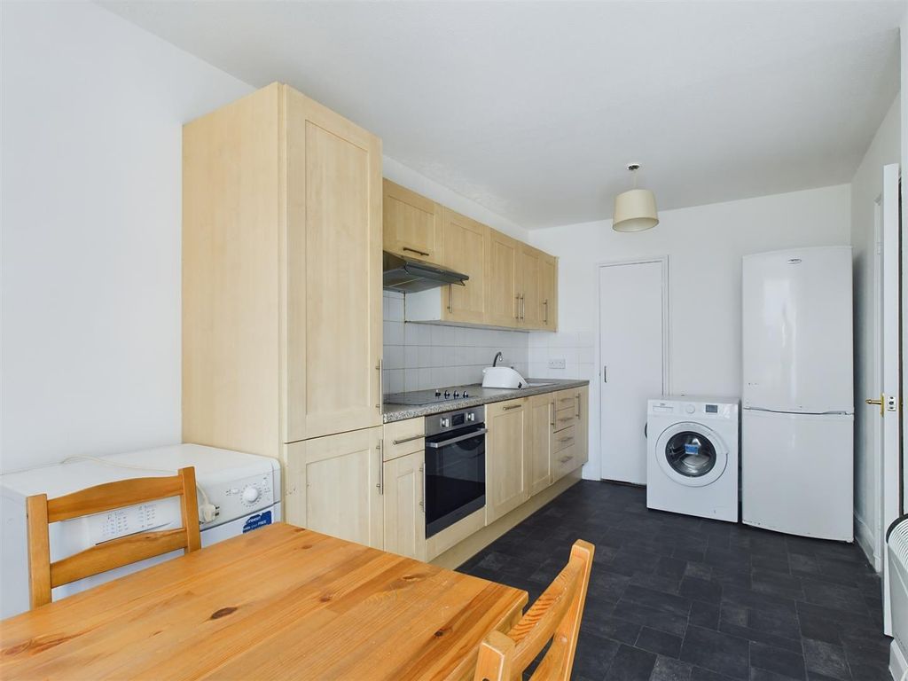 Property photo 3 of 16 Cam01167G0-Pr0124-Still010.Jpg