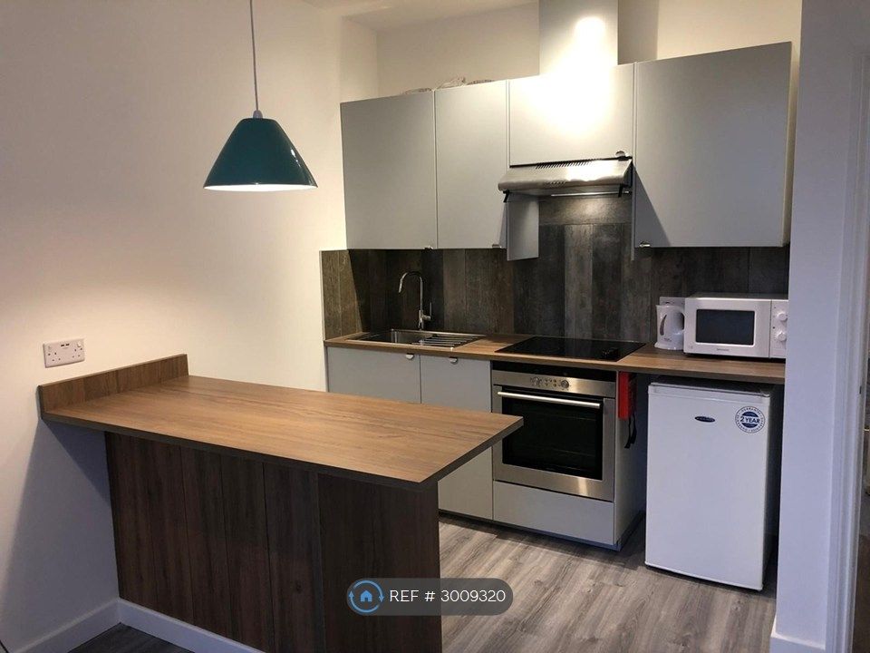 Property photo 3 of 13 Kitchen