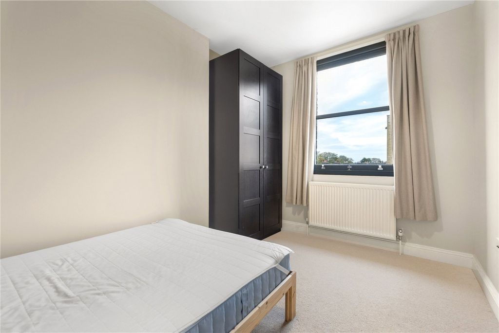 Property photo 2 of 10 Picture No. 12