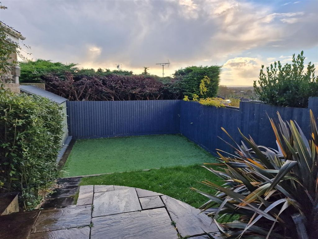Property photo 2 of 8