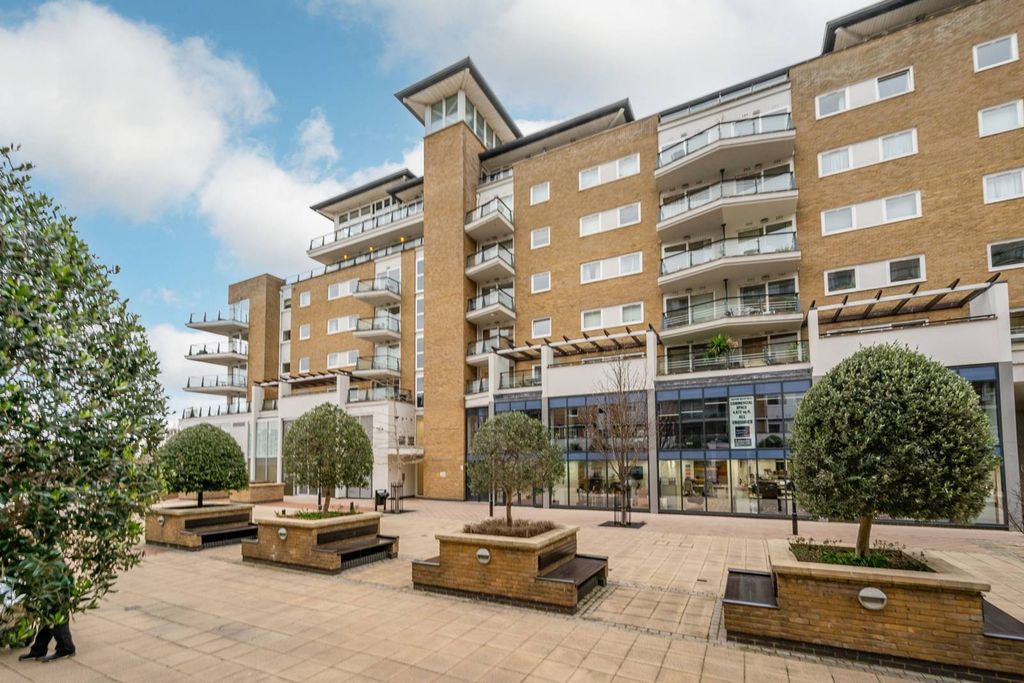 Property photo 2 of 8