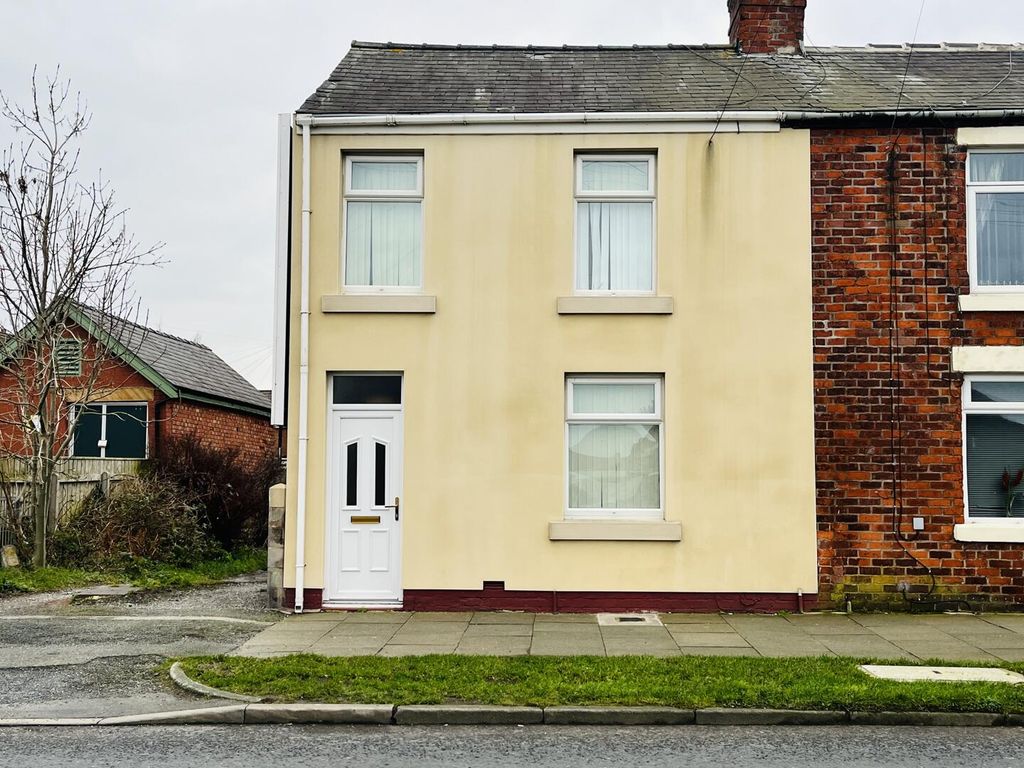 Property photo 1 of 15 Front (Exterior)